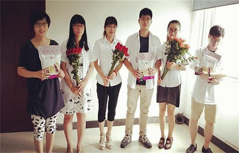 合影.jpg 合影.jpg